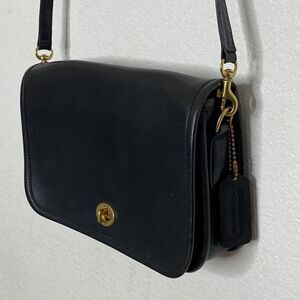 COACH Women’s Black Leather Shoulder Bag